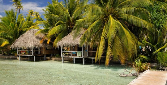 Visit to the ancient village of Tetamanu