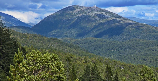 Hike to the Varden viewpoint