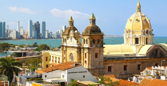 Visita a un centro histórico fortificado