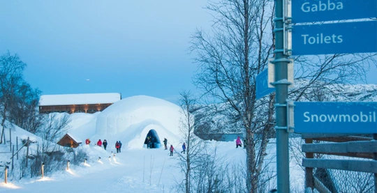 Besuch des Schneehotels in Kirkenes