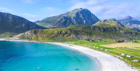 Hike in the beaches of the Lofoten Islands