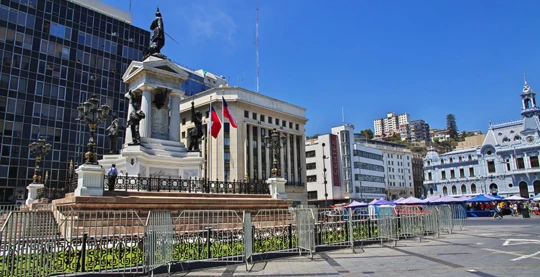 Valparaiso at your own pace