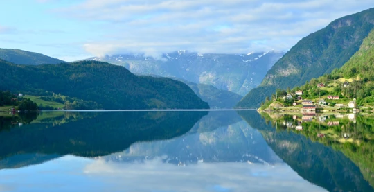 Navigation unique dans le Hardangerfjord