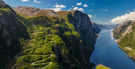 Navigation dans le Lysefjorden, le fjord de la lumière