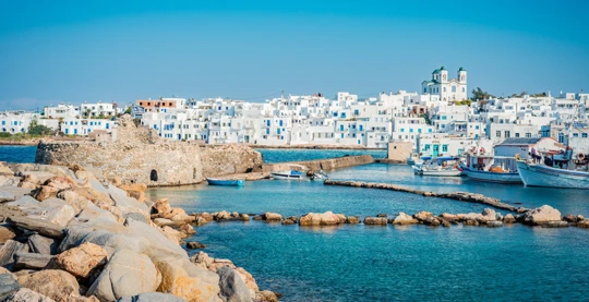 Paros : l'héritage vénitien du petit port
