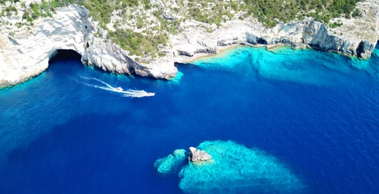 Grotte de Papanikolis : immersion dans un lieu magique