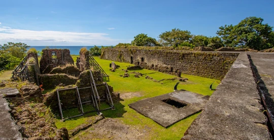 Fuerte San Lorenzo y Parque Nacional del Darién, desde Playa Muerto, y su sublime selva