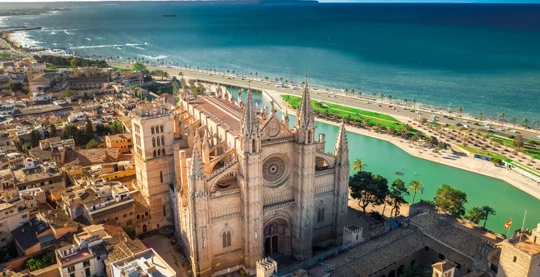 Full-day excursion to discover the island of Majorca