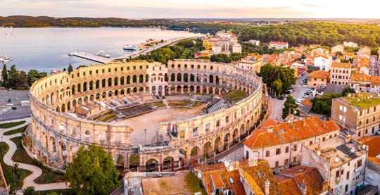 Visit to Pula and its amphitheatre