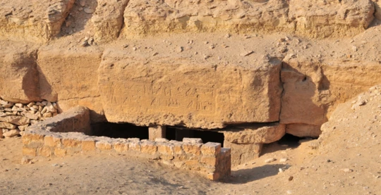 Visite des tombes des nobles