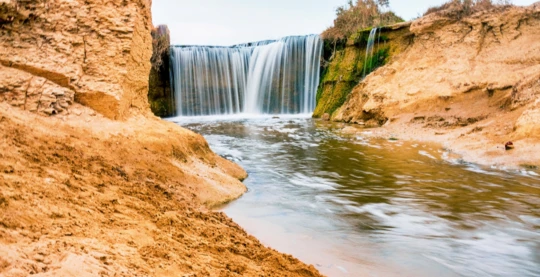Besuch der Wasserfälle des Sees El Rayan und des Dorfes Tunis