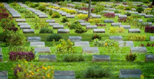 Besichtigung des Commonwealth-Kriegsfriedhofs