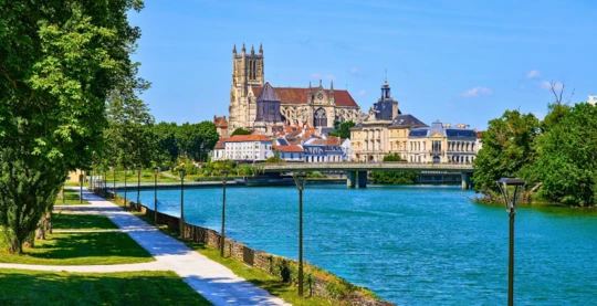 Guided tour of Meaux and cheese tasting