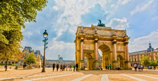 Panoramic tour of Paris and walk through the most beautiful covered passages