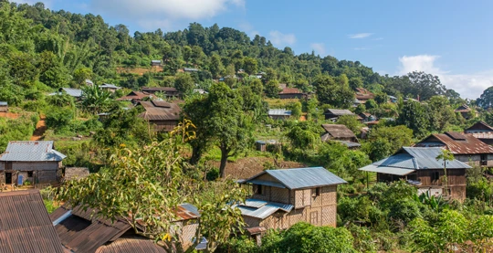 Visite du village de Kok Aek