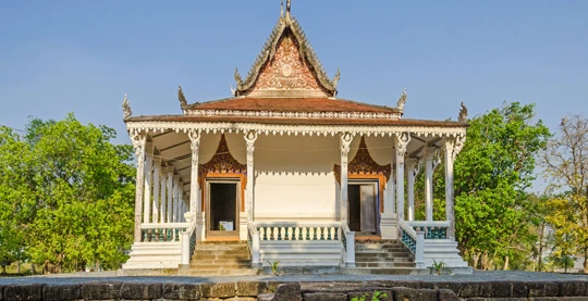 Descubra Kampong Tralach