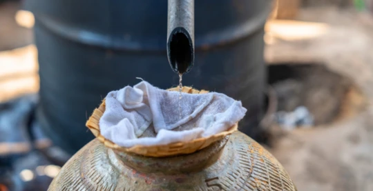 Exploration d'une distillerie Lao-Lao