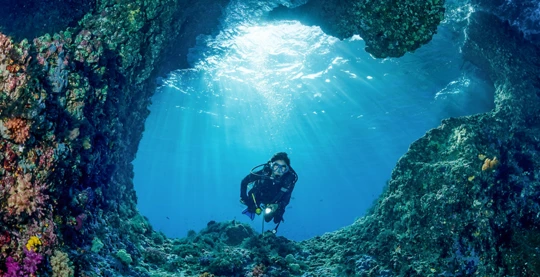 Scopri grotte sottomarine