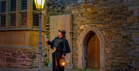 Düsseldorf : visite nocturne avec le veilleur de nuit dans la vieille ville