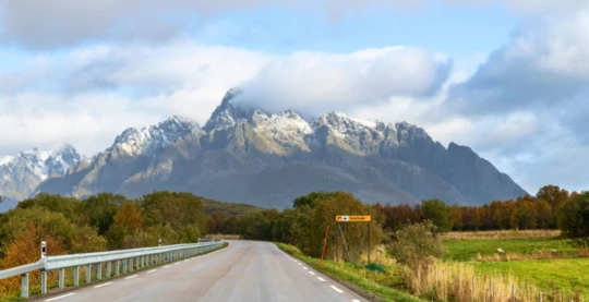 Panoramic coach trip from Samsund to Svolvaer