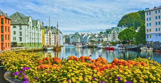 Stadtbesichtigung in Alesund