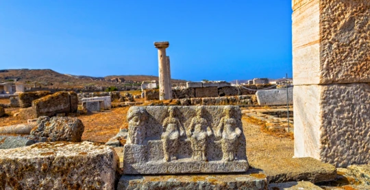 Délos : Triomphe et Tourmente, Berceau des Dieux