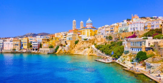 Syros: Aristocracy, elegance and concord