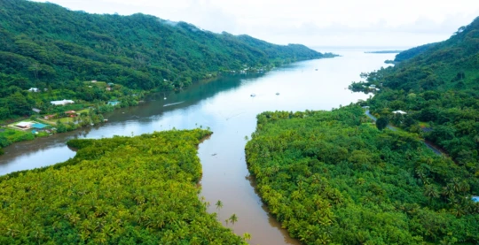 Descenso en piragua por el río Faaroa