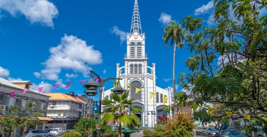 Fort-de-France: das Fort Saint-Louis und die Kathedrale Saint-Louis