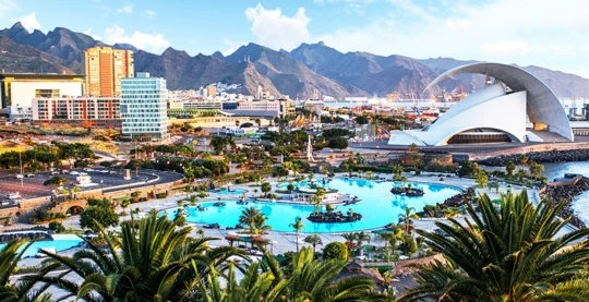 Santa Cruz de Tenerife : la monumentale place d’Espagne et la pittoresque église Notre-Dame de la Conception