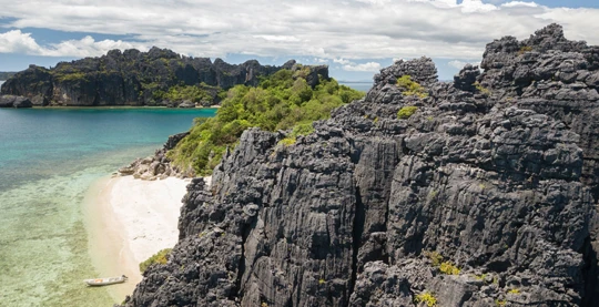 Randonnée pittoresque jusqu’au sommet de Nosy Hara