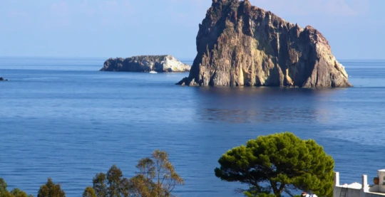 Bañarse entre los soufflés sulfurosos en Lisca Bianca