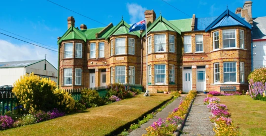 Tour of the gardens of the Jubilee Villas