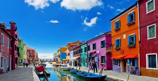 Excursion to the islands of the lagoon: Murano and Burano