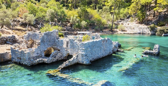 Exploring Batik Hamam Bay