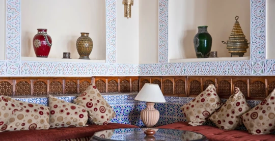 Déjeuner dans un restaurant local tenu par des habitants