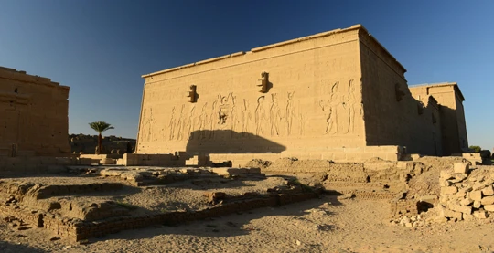 Visite du temple de Deir et Peinout
