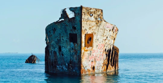 Diving on the SS Sapona wreck (shallow depth)