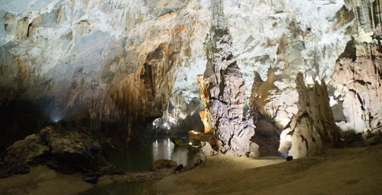 Besichtigung der Höhle Thien Canh Son