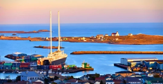 Discovering stopovers