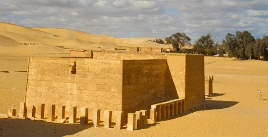 Visite de Tuna el-Gebel