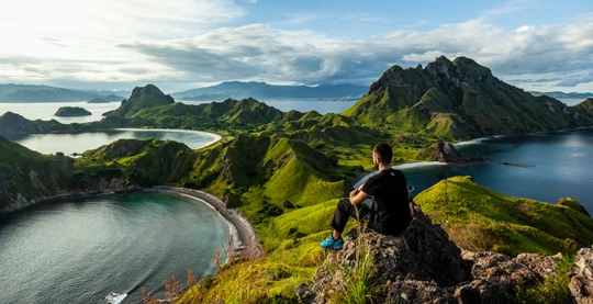 A la conquista de la cima de la colina: panorama de 360° sobre Komodo