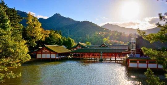 Découverte du sanctuaire Itsukushima-jinja et de son célèbre torii