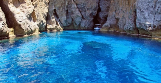 Excursion dans les grottes côtières (grotte du Chameau, grotte du Tonnerre, grotte de la Crèche)