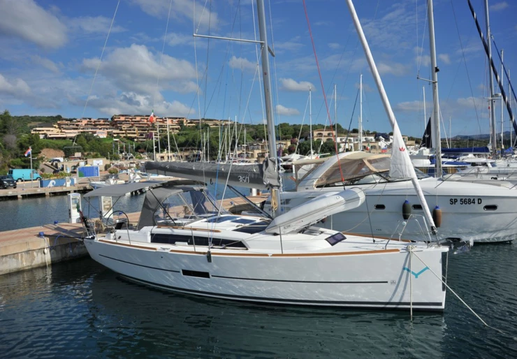 Dufour 360 GL Hafen von Portisco | Karibu