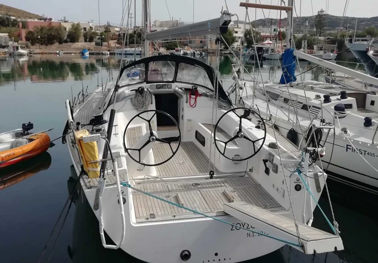 Salona 44 Syros | Sousouni