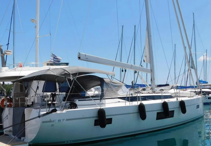 Bavaria C57 Marina Gouvia | Pinot Blanc