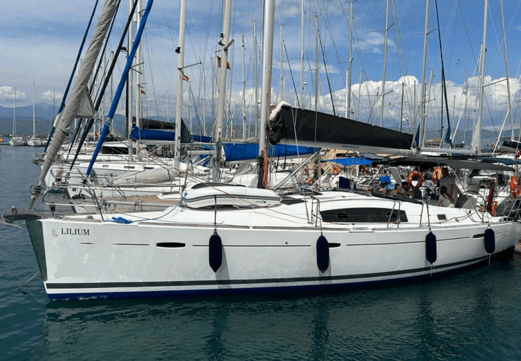 Beneteau 43.3 Fethiye harbour | Lilium