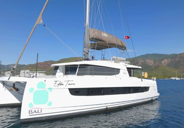 Bali 4.8 Albatros Marina | Ediba Taurus