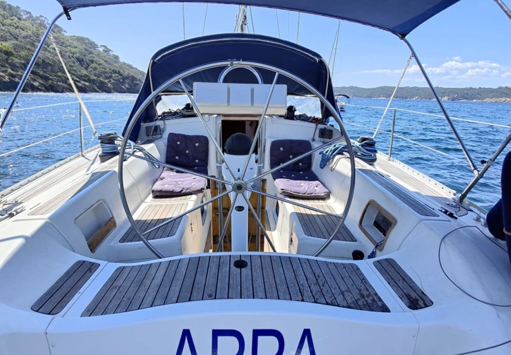 Elan 431 Hyeres harbour | Appa